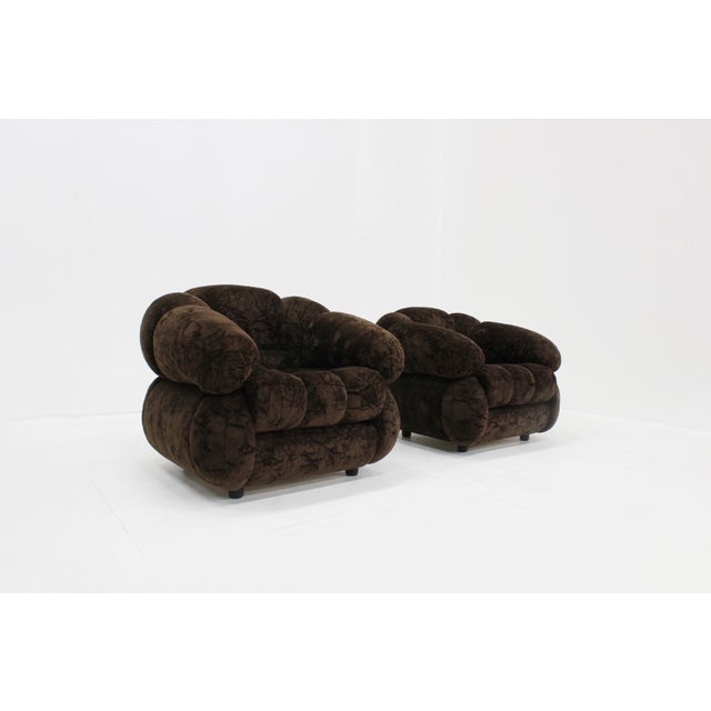 Vintage Italian armchairs brown velvet 1970s , set of 2 Set of two vintage Italian armchairs from the 1970s in brown...