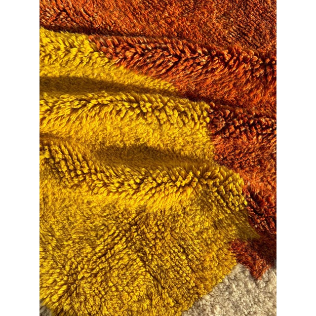 2020s Moroccan Mrirt Rug Handmade Wool – Modern Berber Rug – Cream Orange Yellow Area Rug – Contemporary Decor For Sale - Image 5 of 9