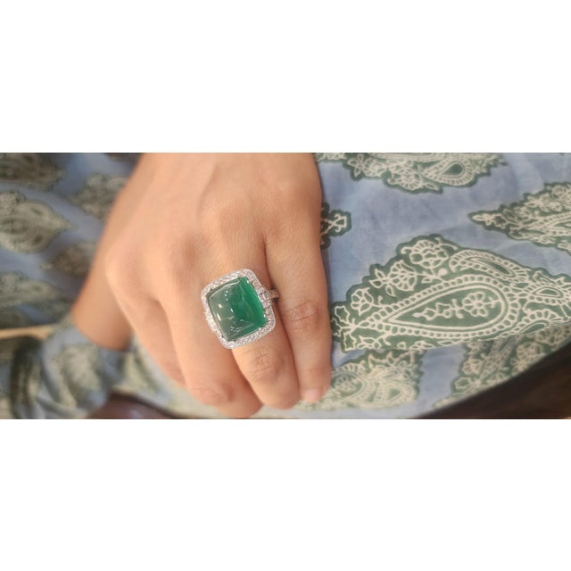 Natural Zambian caboshan Emerald diamond ring in 18k gold For Sale - Image 12 of 18
