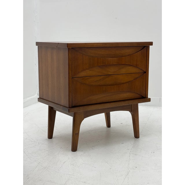 Mid-Century Modern Mid-Century Modern Sculptural Nightstand For Sale - Image 3 of 12