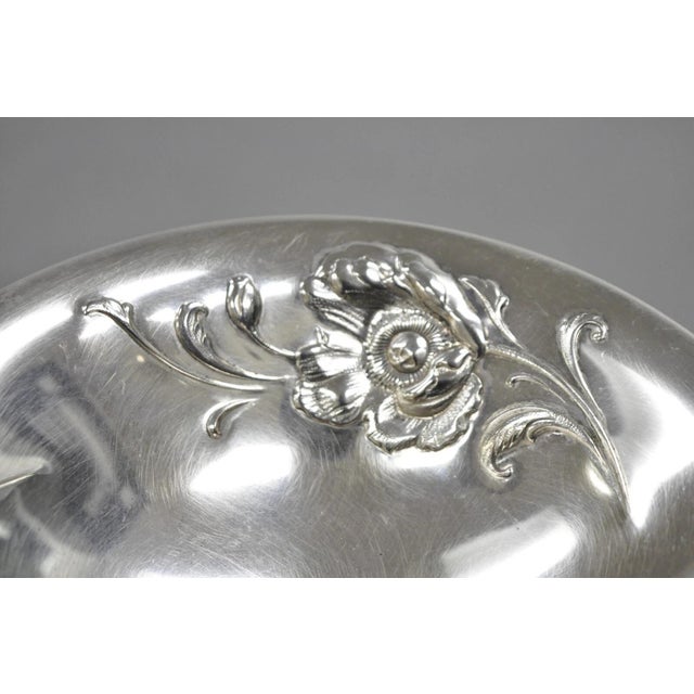 Victorian Antique Victorian Floral Repousse Wma Rogers Silver Plated Footed Compote Dish For Sale - Image 3 of 11