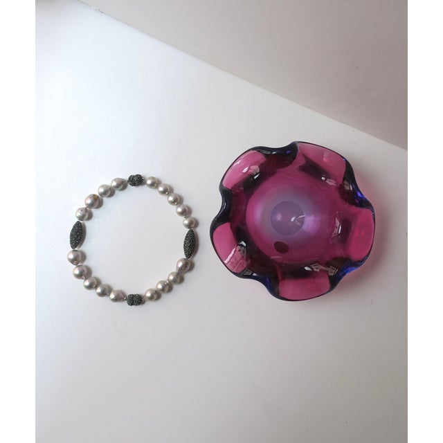 Glass Baroque Pearl Necklace & Bracelets, Convertible, Circa 2000s For Sale - Image 7 of 10