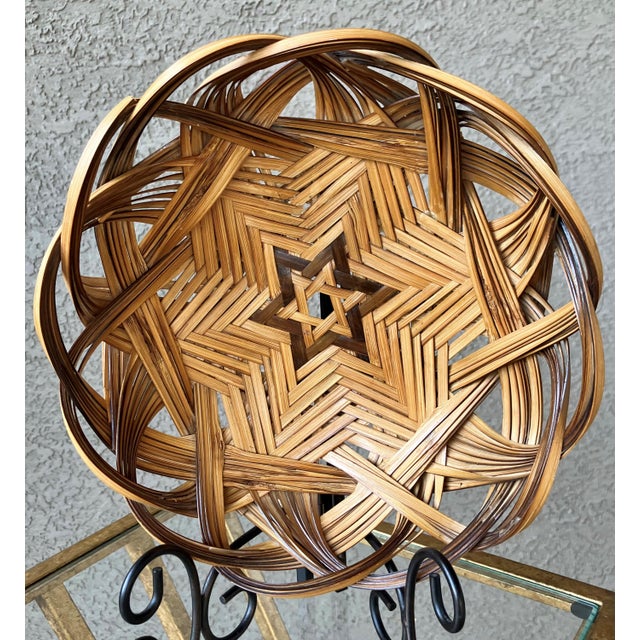 Excellent Pre-Owned Condition. Note: Plate stand is not included. This gracious and whimsical beauty’s style is loosely...