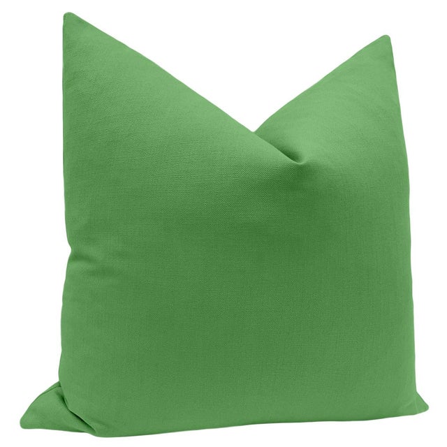 Contemporary 20" Kelly Green Classic Linen Pillows - a Pair For Sale - Image 3 of 4