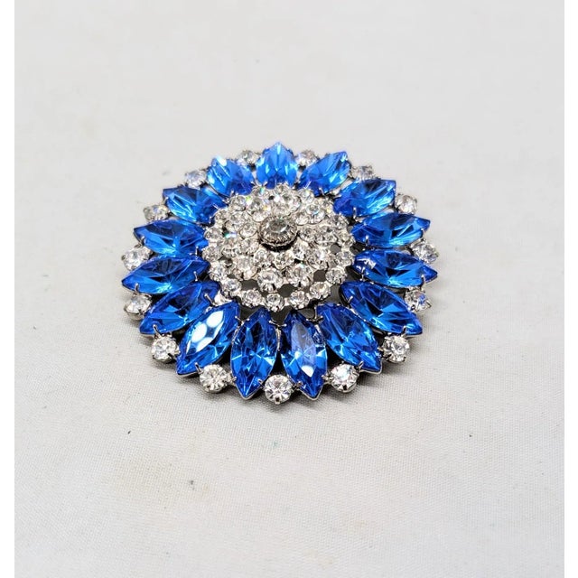 Vintage 1960s Signed Hobe Rhodium Plated Marquise Faux-Sapphire & Clear Rhinestone Brooch For Sale In Philadelphia - Image 6 of 6