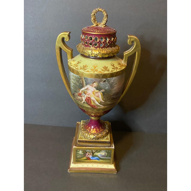 Traditional Early 19th Century 2-Handled Pedestal Urn For Sale - Image 3 of 5
