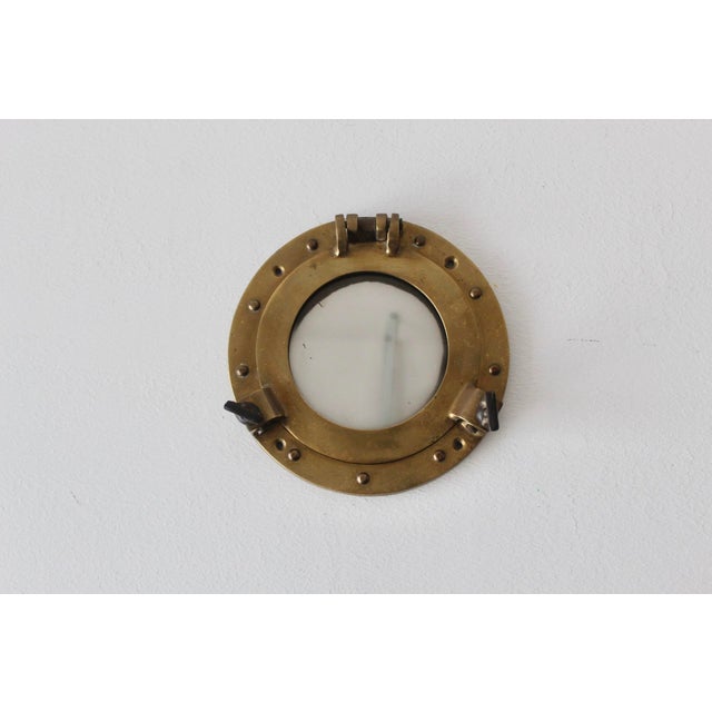 1970s Vintage Small Scale Nautical Brass Port Hole Mirror Hollywood Regency For Sale - Image 5 of 10