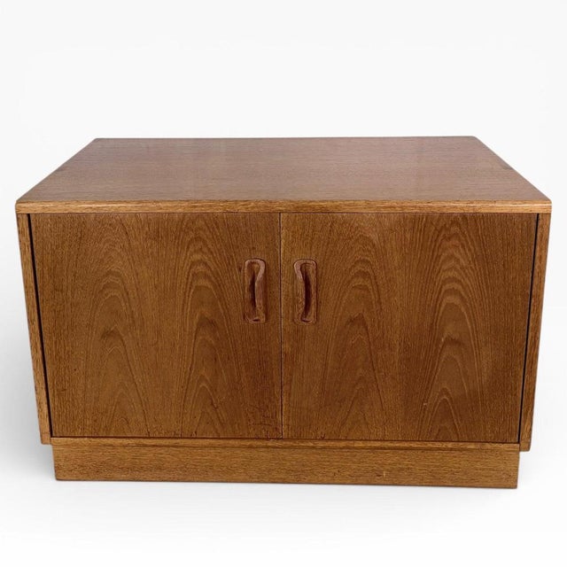 Vintage 2-Door Media Cabinet from G-Plan For Sale - Image 3 of 7