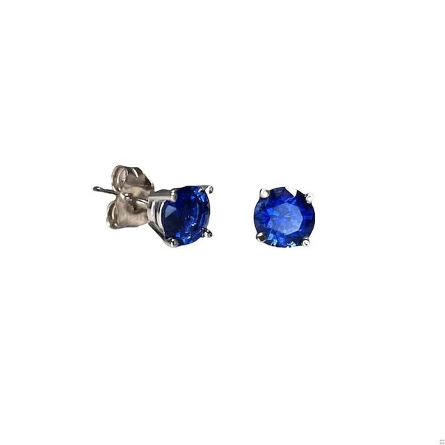 Modern 1.23 Ct Natural Sapphire Stud Earrings - 2 Pieces For Sale - Image 3 of 3
