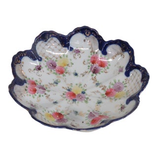 Floral Scalloped Porcelain Bowl With Blue Trim and Gold Lattice Details 4839b For Sale