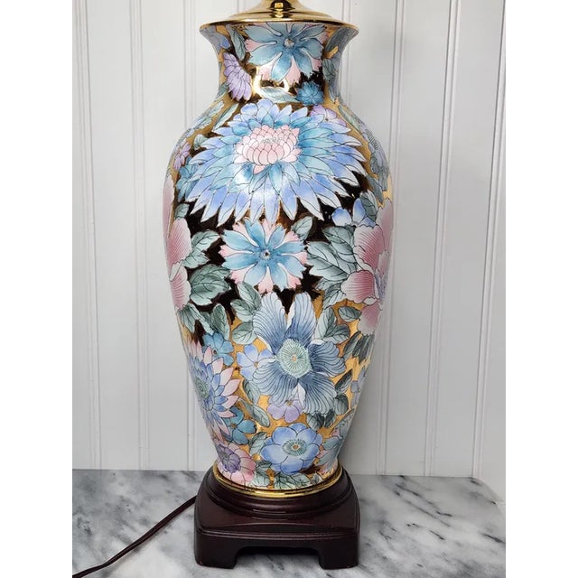 1970s Vintage Chinoiserie Mille-Fleurs Gold Porcelain Table Lamp, Large 32” Statement Floral Lamp For Sale - Image 5 of 16