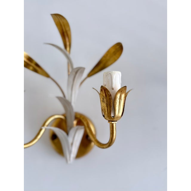 Italian Gilt and White Tole Two-Light Wall Sconces Masca, 1970s, Set of 2 For Sale - Image 4 of 17