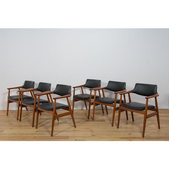 A set of six chairs designed by Svend Åge Eriksen for the Danish manufacture Glostrup in the 1960s. Chairs with a...