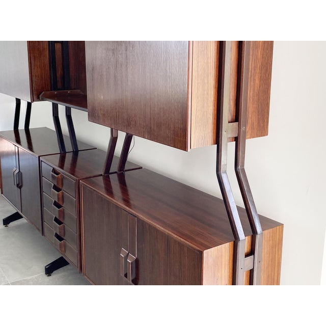 Mid-Century Italian Modern Free-Standing Bookshelf in Wood and Brass, 1960s For Sale - Image 9 of 18