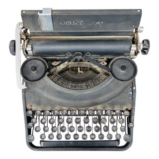 1930s Underwood Noiseless 77 Portable Typewriter For Sale