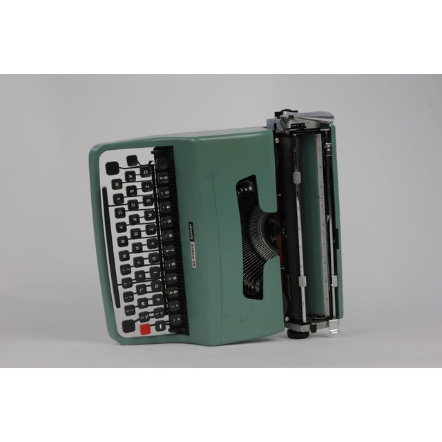 Olivetti Letter 32 Typewriter, 1970s For Sale - Image 17 of 17