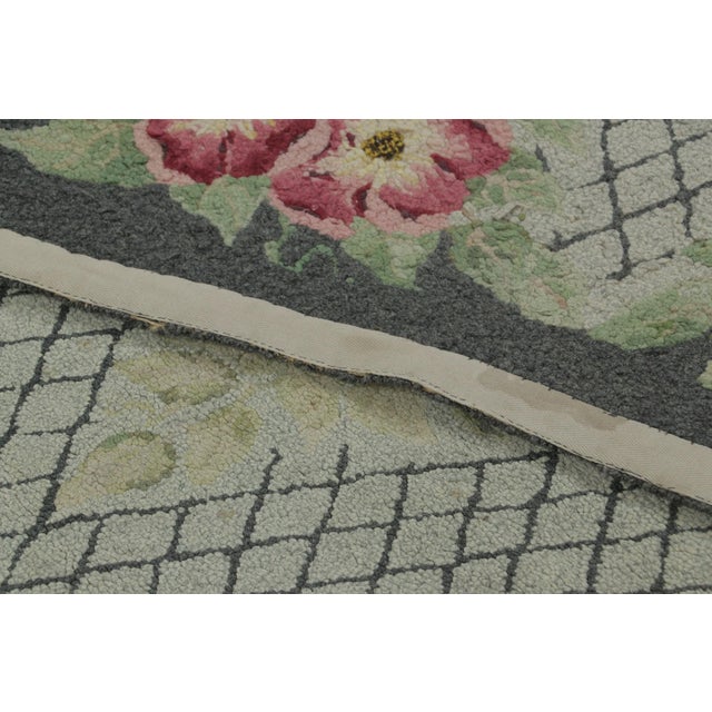 Antique Hooked Rug With Multicolor Floral Medallion & Vine Border - Rug & Kilim For Sale In New York - Image 6 of 6