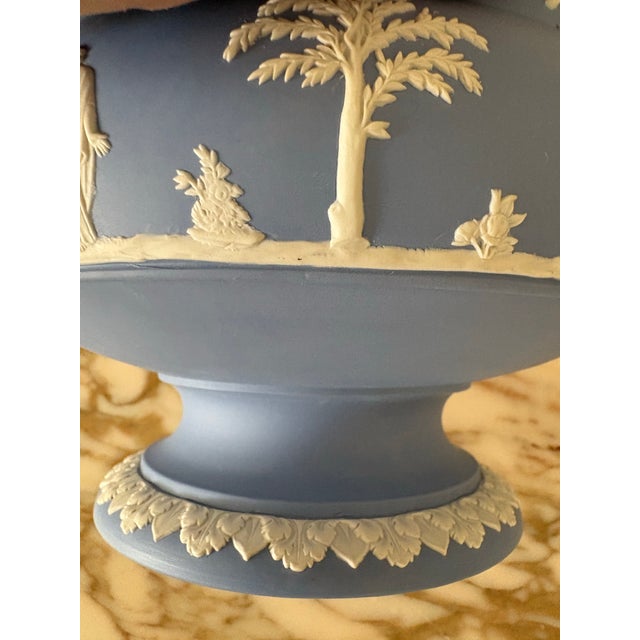 Vintage Wedgwood Imperial Centerpiece Pedestal Bowl in Augurs Motif For Sale - Image 6 of 12