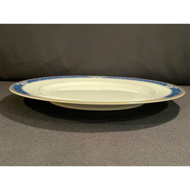 Elegant Chadwick dinner plate by Wedgwood from the Embassy Collection