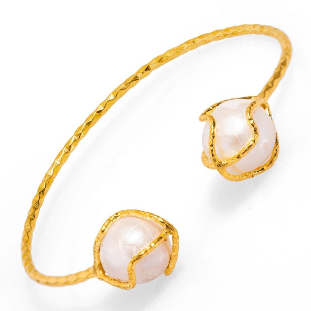 Early 21st Century Cleopatra Double Pearl Design Gold Cuff Bracelet For Sale - Image 5 of 7
