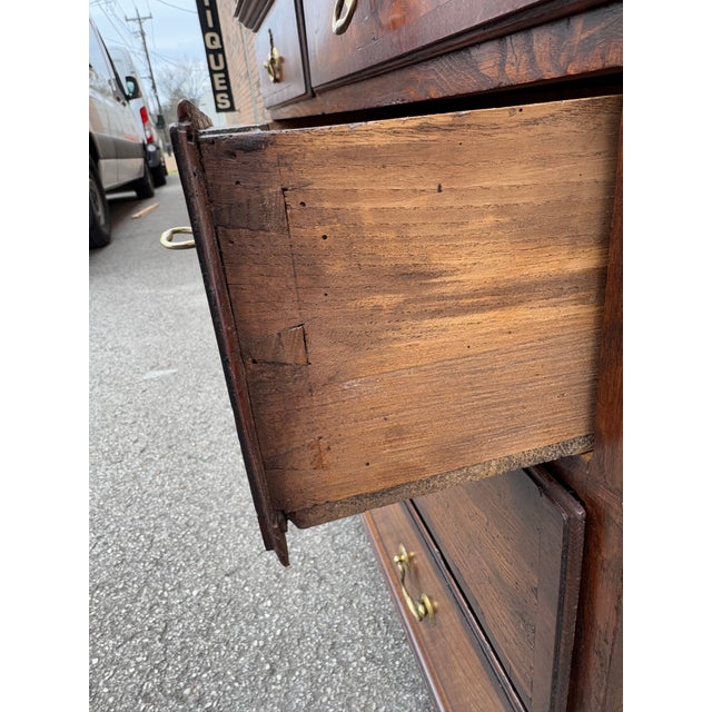 18th Century English Chest of Drawers For Sale In Nashville - Image 6 of 12