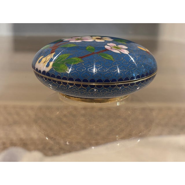 Vintage Cloisonné Round Trinket Box / Round Jewelry Box For Sale - Image 10 of 14