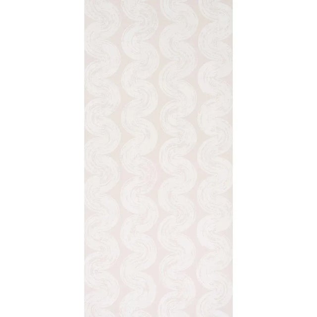 Part of the Backdrop I collection, 1975 is a curvilinear stripe with an earthy, hand painted look and a relaxed, 1970s...