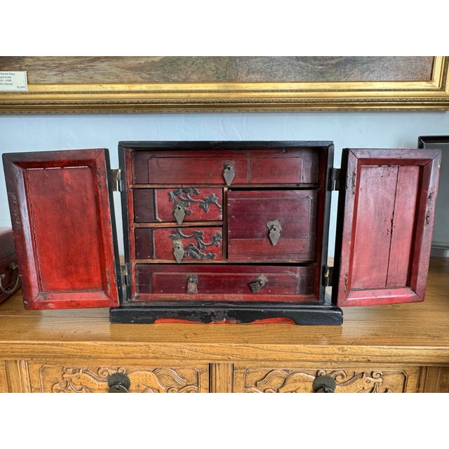 Late 19th Century Antique Chinese Black Lacquer Jewelry Cabinet Gold Gilt Figural Chest For Sale - Image 5 of 11