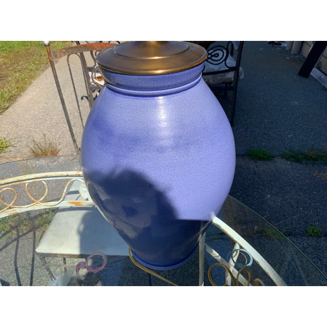 Ethan Allen 20th Century Ethan Allen by Rockdale Union Stoneware Periwinkle Ceramic Lamp For Sale - Image 4 of 9