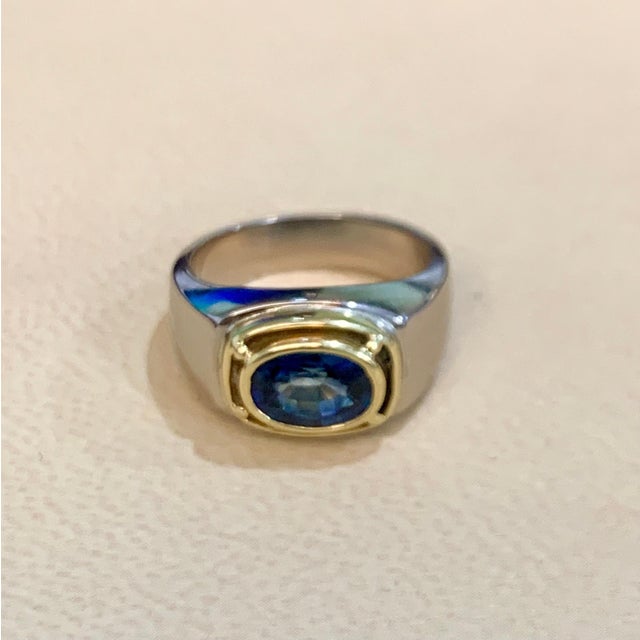 2000 - 2009 1 1/2 Ct Oval Natural Blue Sapphire Engagement Ring in 18 Karat Two-Tone Gold For Sale - Image 5 of 18