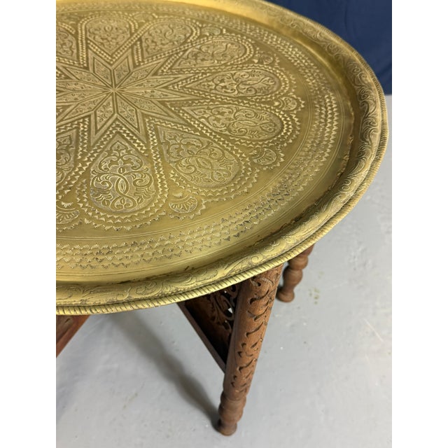 Antique Anglo-Indian Benares Brass Tray Table with Hand-Carved Folding Wooden Base, 1910 For Sale - Image 9 of 15