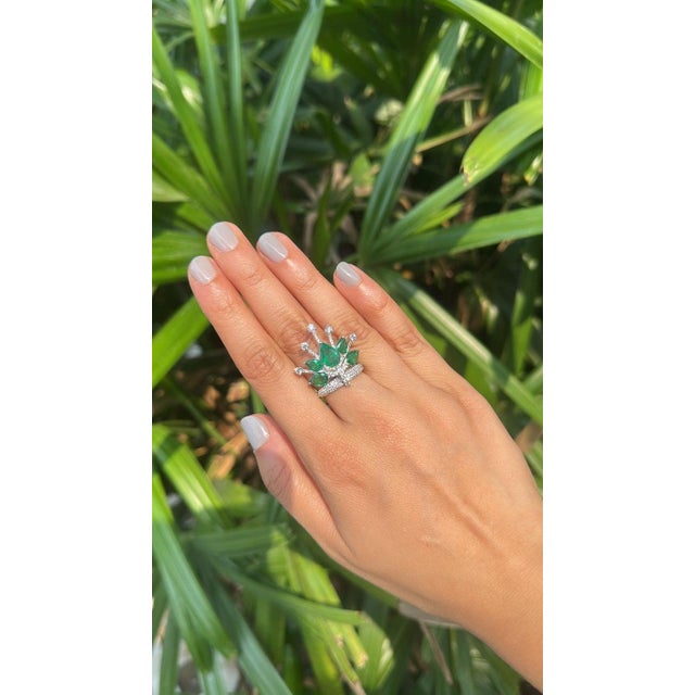 Green Set in 18k Gold, 3.80 Carats, Natural Zambian Emerald & Diamonds Cocktail Ring, Us Size 6 For Sale - Image 8 of 13