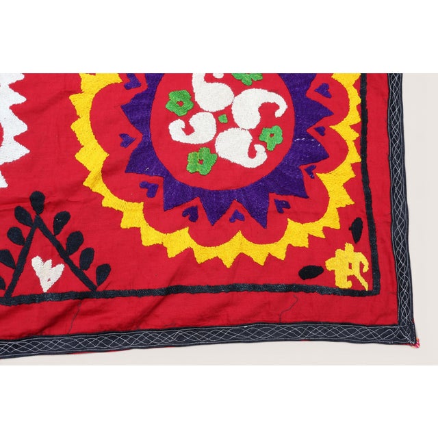 Vintage Hand Embroidered Suzani Wall Hanging, 1920s For Sale - Image 18 of 18