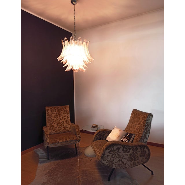 Mid-Century Modern Italian Murano Six-Tier Felci Glass Chandelier with 36 Pink Glasses For Sale - Image 3 of 18