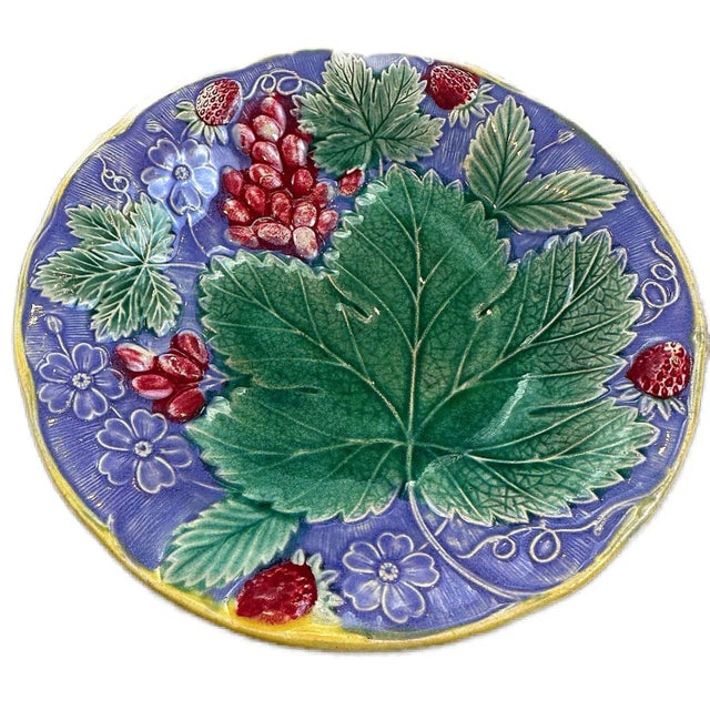 Wedgwood 19th Century English Wedgwood Lavender Grape Leaf and Strawberry Majolica Plate For Sale - Image 4 of 5
