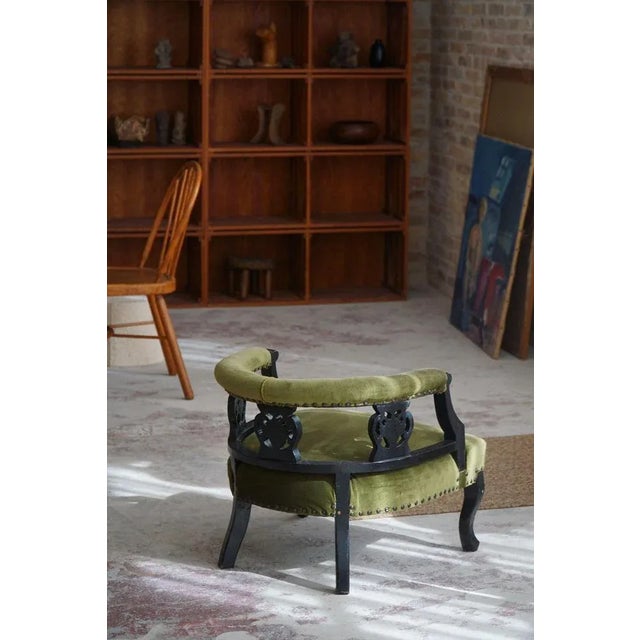 English Victorian Chair in Velvet & Wood, Late 19th Century For Sale - Image 3 of 13