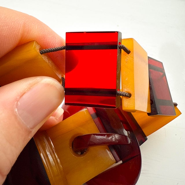 Vintage Art Deco Style Bakelite Catalin Bracelet with Cherry Juice and Butterscotch Panels, 1940s For Sale - Image 13 of 14