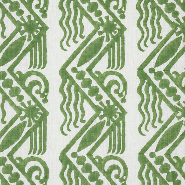 Abstract SAMPLE - Schumacher X Drusus Tabor Venetian Zig Zag Block Print Fabric In Green For Sale - Image 3 of 4