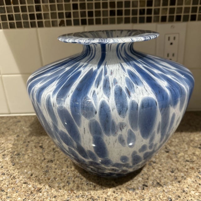 1990s 1990s Maestri Vetrai Hand Blown Art Glass Blue White With Silver Sparkles Vase For Sale - Image 5 of 6
