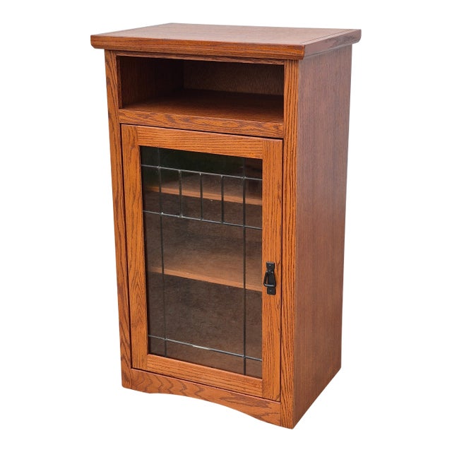 2005 Mission Arts & Crafts Oak Veneer Leaded Glass Wheeled Cabinet Stereo Component Storage Bar For Sale