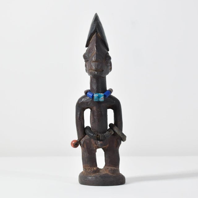 Early 20th Century Yoruba Ibeji Male Figure With Glass Bead Necklace Nigeria For Sale In Denver - Image 6 of 10