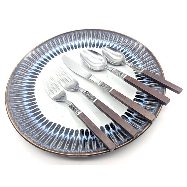 1960s 1960s Oneida Northland "Anticipation" Stainless Steel & Teak Composite Flatware, 26 Piece Set (For 4) For Sale - Image 5 of 12