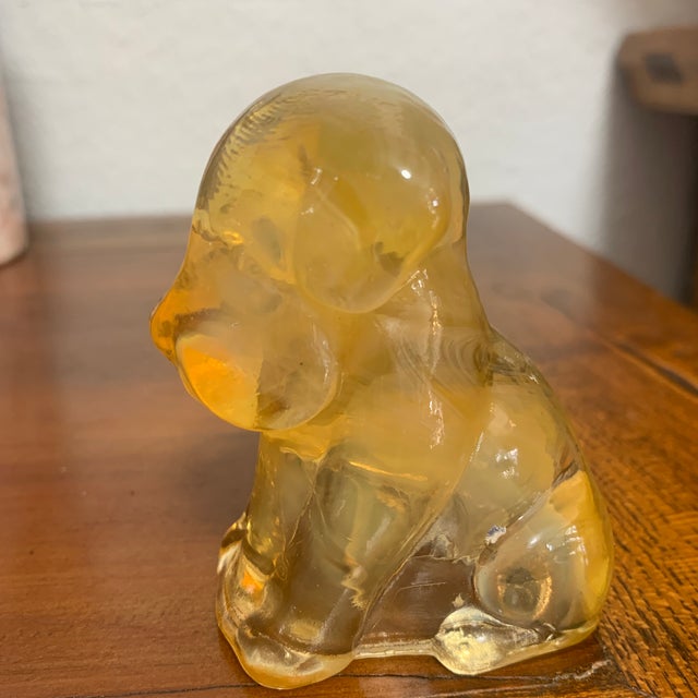 Degenhart Glass Vintage Degenhart “Pooch” Dog Figurine in Peach Opalescent Glass – Uv Reactive Glowing For Sale - Image 4 of 8