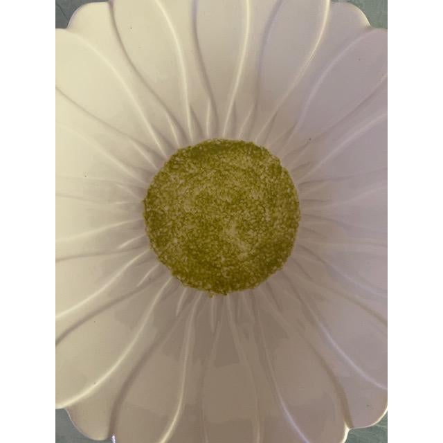 Mid-Century Modern Vintage Gien Floral Daisy Plates, Set of 7, France For Sale - Image 3 of 5