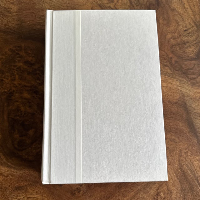 Vintage Book on Queen Elizabeth II For Sale - Image 9 of 9