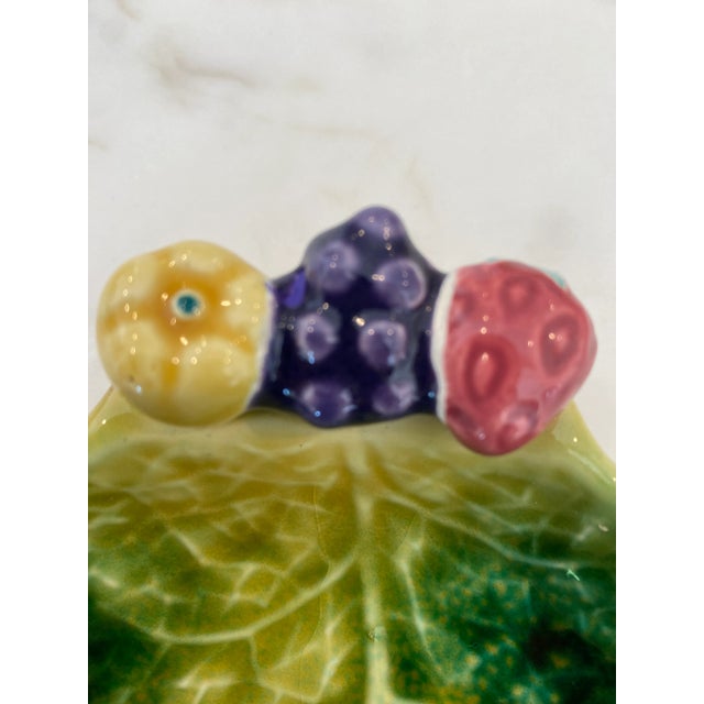 Majolica 1980s Vintage Hand-Painted Ceramic Cabbage Majolica Style Japanese Bowls/Plates -Set of 5 For Sale - Image 4 of 10