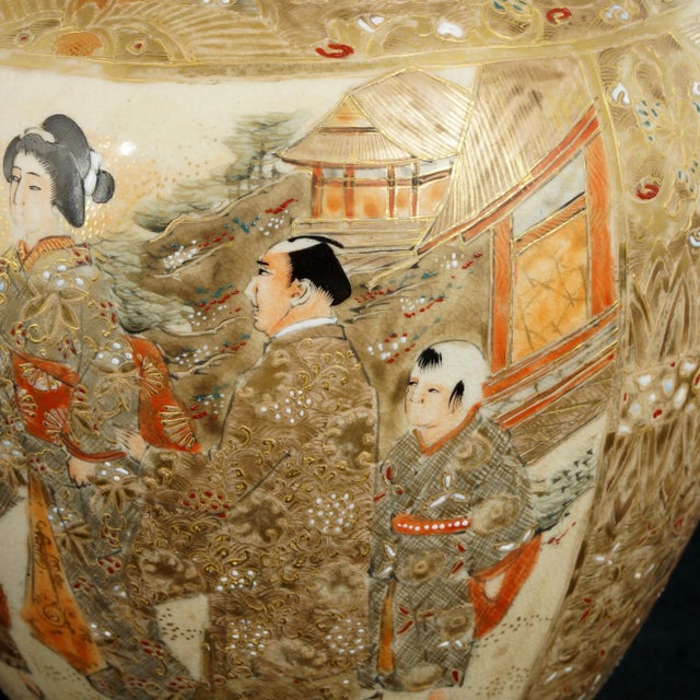 Early 20th Century Japanese Meiji Satsuma Gilt Ginger Jar For Sale In Phoenix - Image 6 of 11
