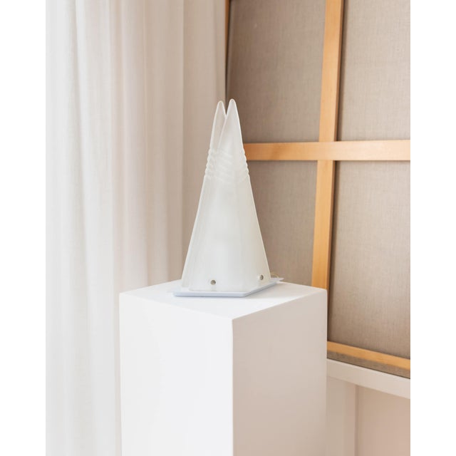 Murano Pyramid Table Lamp in Frosted Glass, Italy, 1970s For Sale - Image 3 of 11