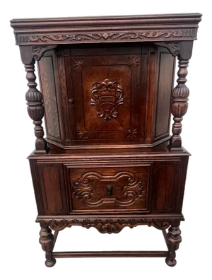 Antique Jacobean Revival Hand Carved Hutch/Cupboard