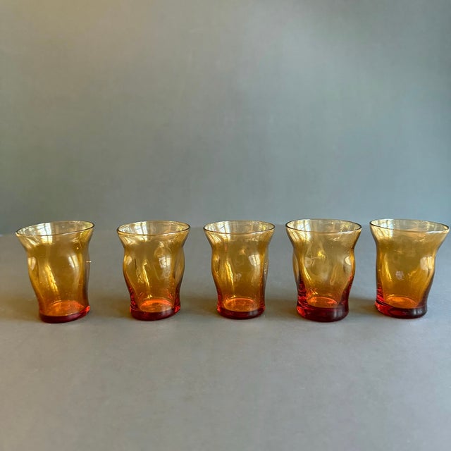 Mid-Century Modern 1970s Amber Hand Blown Glass Decanter With 5 Shot Glasses For Sale - Image 3 of 9